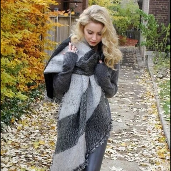 Accessories - Winter Shawl